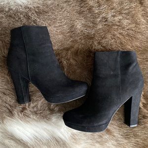 Report black Booties
